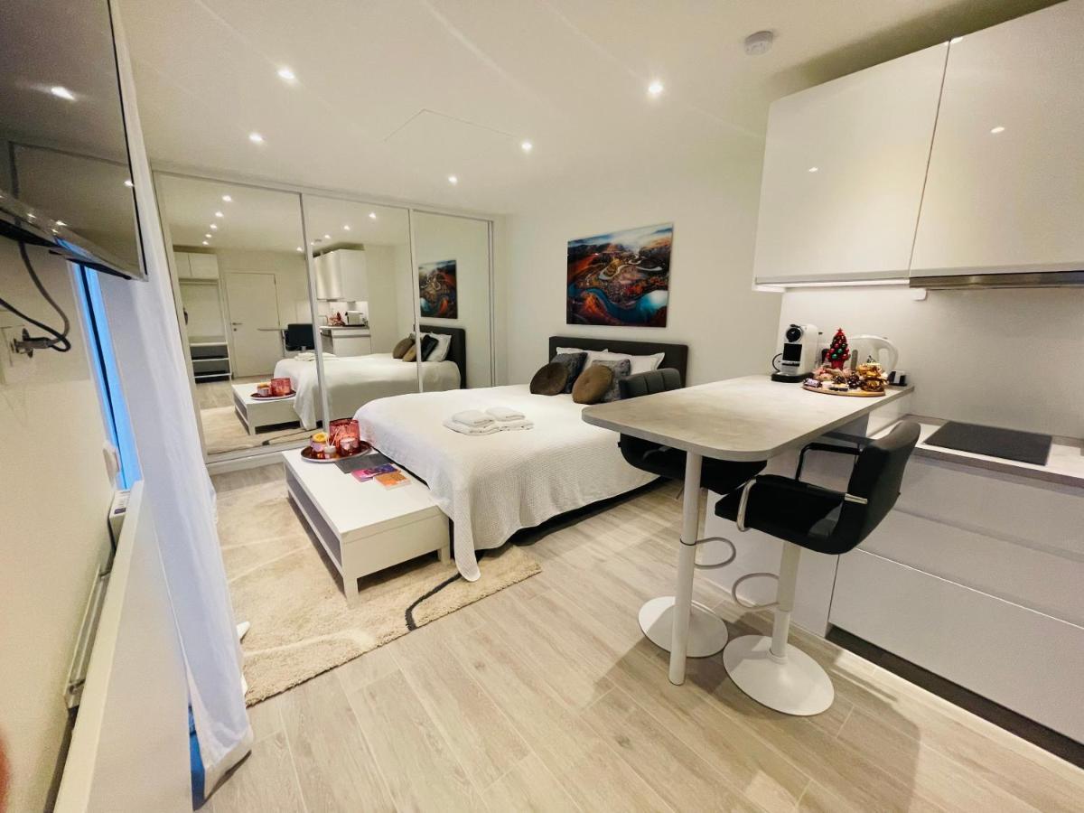 Prachtig Guesthouse Met Gratis Parkeren Maasmechelen Exterior photo