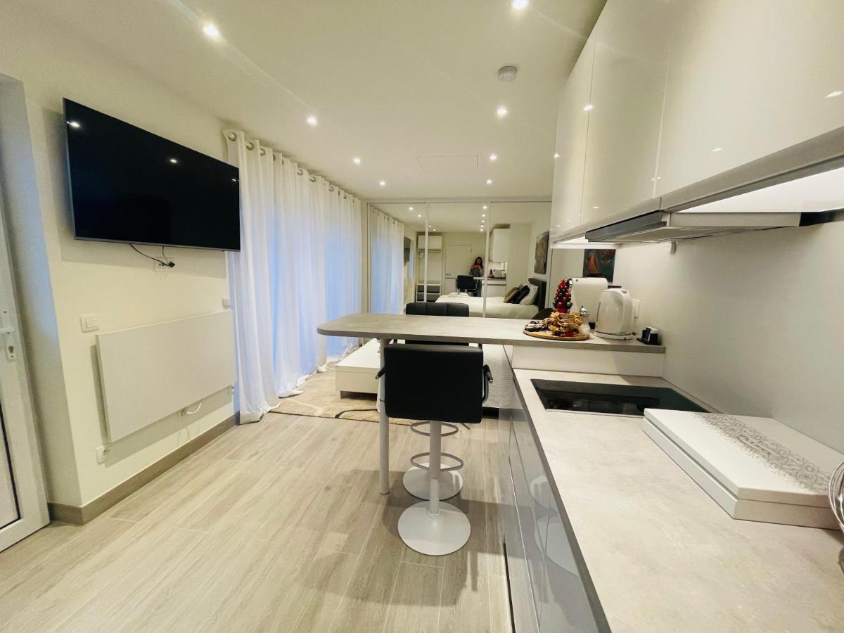 Prachtig Guesthouse Met Gratis Parkeren Maasmechelen Exterior photo